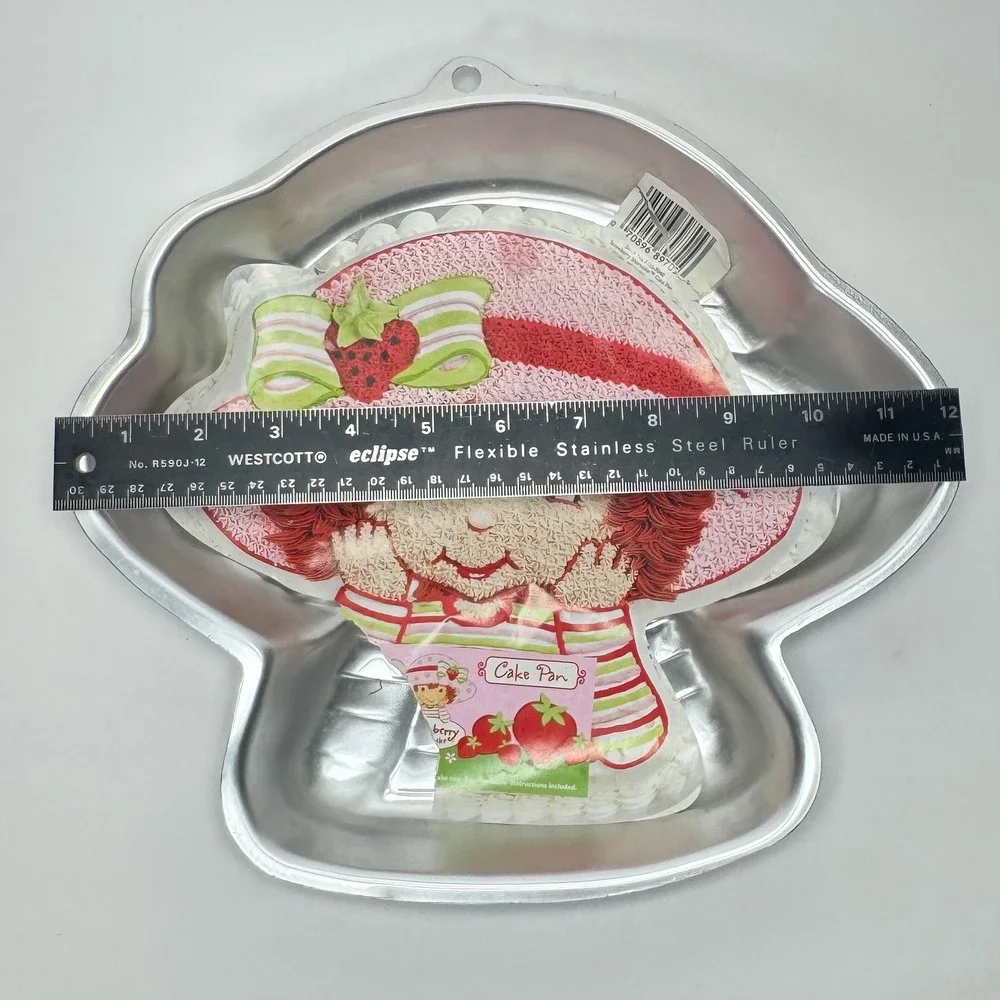Wilton Strawberry Shortcake Cake Pan 2003 Aluminum Character Mold 2105-7040